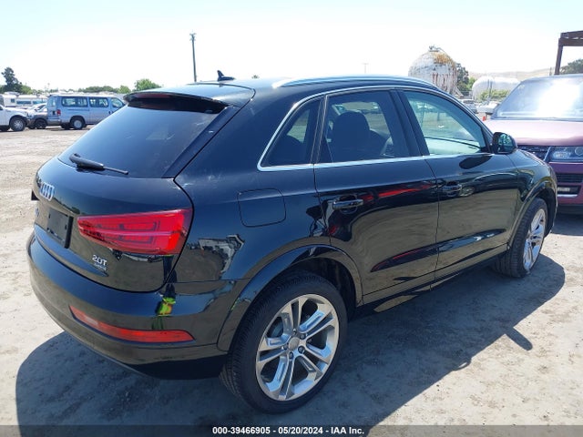 WA1JCCFS2HR011914 Audi Q3 2.0t Premium