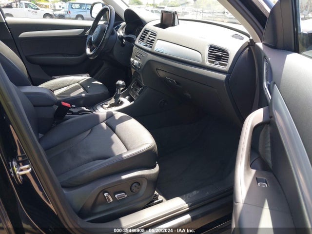 WA1JCCFS2HR011914 Audi Q3 2.0t Premium