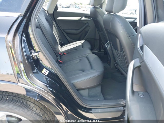 WA1JCCFS2HR011914 Audi Q3 2.0t Premium