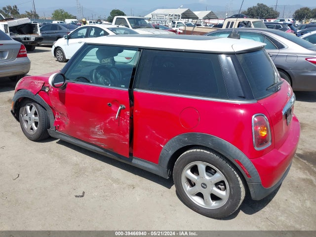 2009 MINI COOPER WMWMF33549TW70992 Photo 2