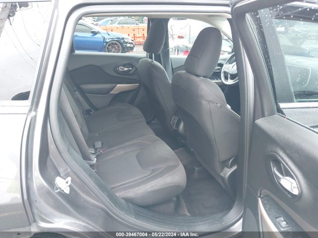 1C4PJLCB3HW662514 Jeep Cherokee Latitude Fwd