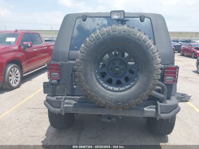 1C4BJWFG7GL215879 Jeep Wrangler Unlimited Rubicon