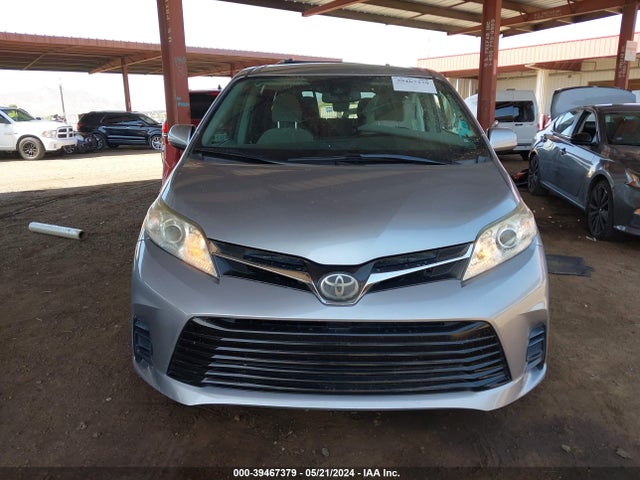 Toyota Sienna Le 8 Passenger 2018 5TDKZ3DC7JS902065 Image 12