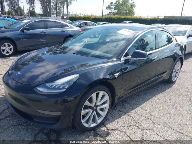 Tesla Model 3 Long Range/performance 2019 5YJ3E1EB8KF388680 Image 2