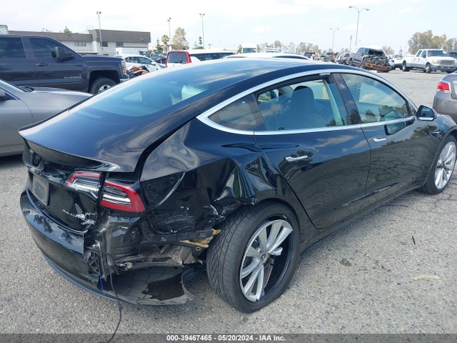Tesla Model 3 Long Range/performance 2019 5YJ3E1EB8KF388680 Image 4
