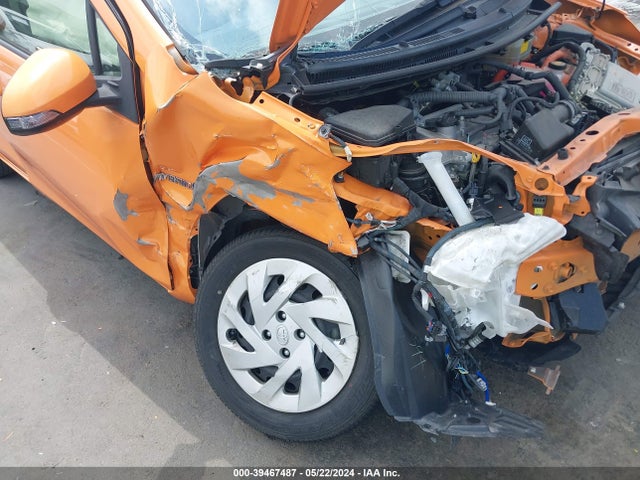 Toyota Prius C Two 2016 JTDKDTB34G1138621 Image 17