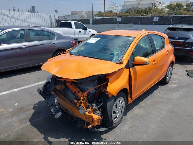 Toyota Prius C Two 2016 JTDKDTB34G1138621 Image 2