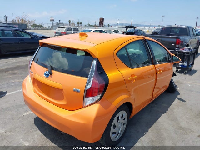 Toyota Prius C Two 2016 JTDKDTB34G1138621 Image 4