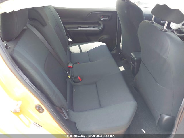 Toyota Prius C Two 2016 JTDKDTB34G1138621 Image 8