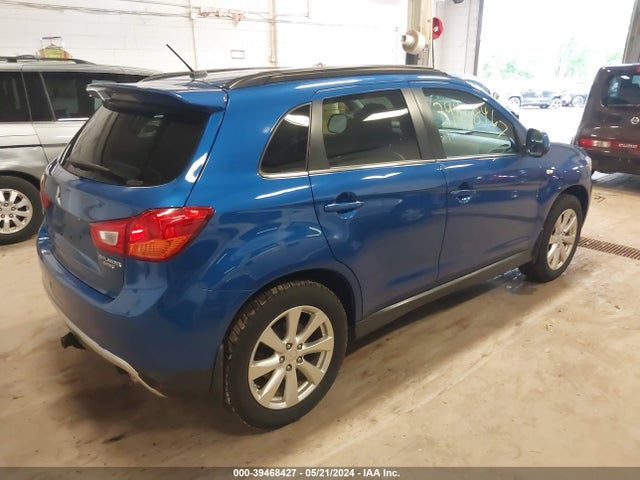 4A4AR4AU8FE011805 Mitsubishi Outlander Sport Se
