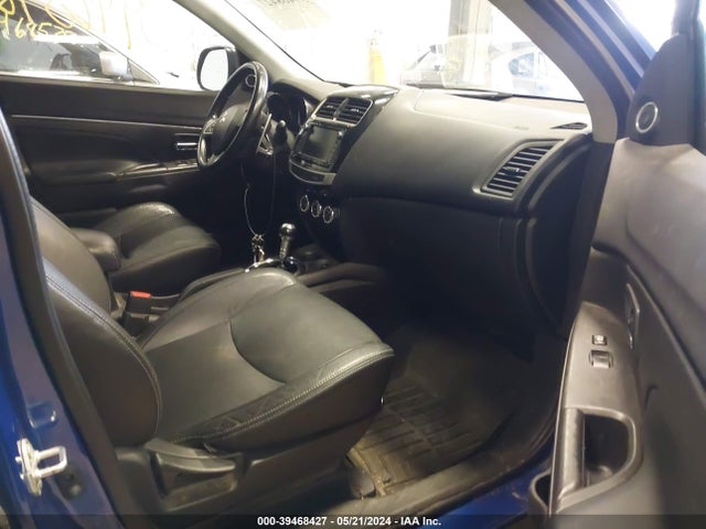 4A4AR4AU8FE011805 Mitsubishi Outlander Sport Se