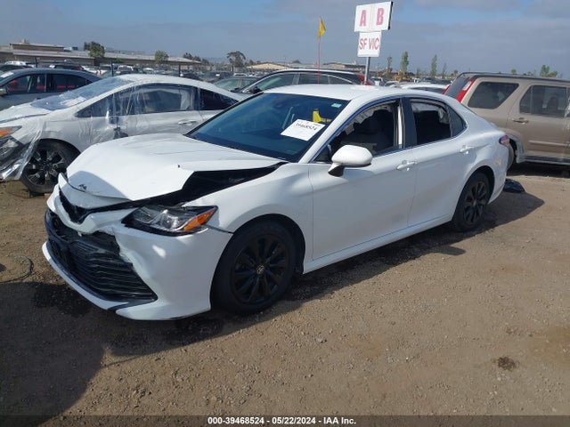 Toyota CAMRY LE 2020 4T1C11AK5LU333366 Image 2