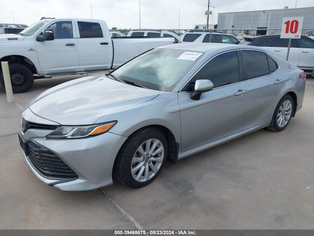 Toyota CAMRY LE 2018 4T1B11HK3JU129776 Image 2