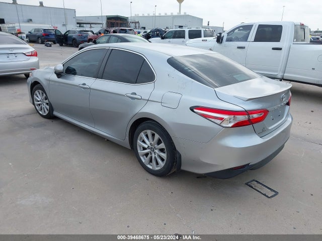 Toyota CAMRY LE 2018 4T1B11HK3JU129776 Image 3