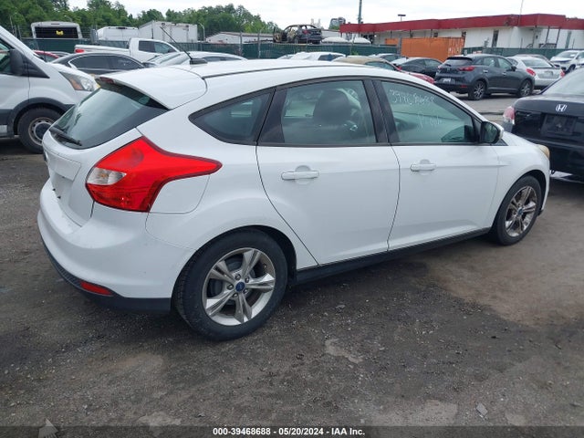 Ford FOCUS SE 2014 1FADP3K27EL119494 Image 4