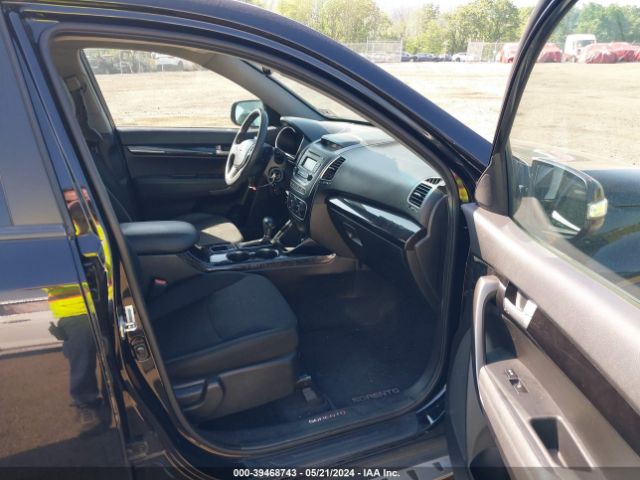 5XYKTCA63FG614211 KIA SORENTO LX