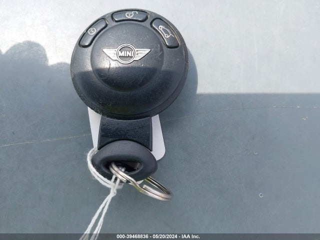 2007 MINI COOPER S WMWMF73517TL86305 Photo 10