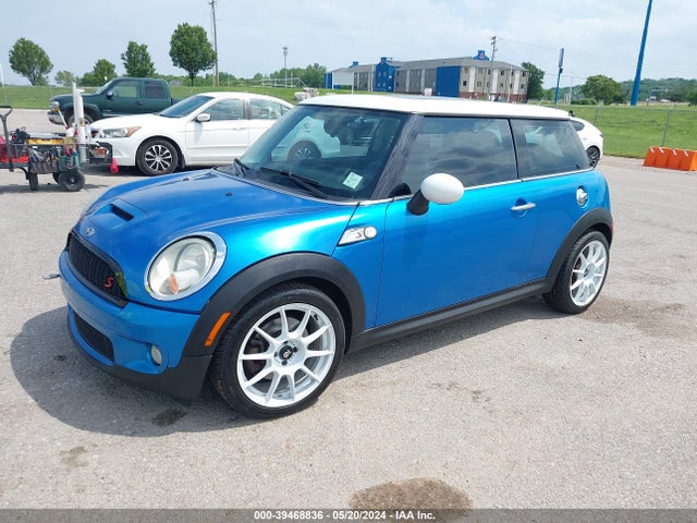 2007 MINI COOPER S WMWMF73517TL86305 Photo 1