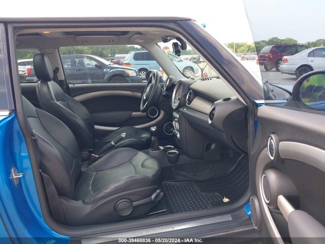 2007 MINI COOPER S WMWMF73517TL86305 Photo 4