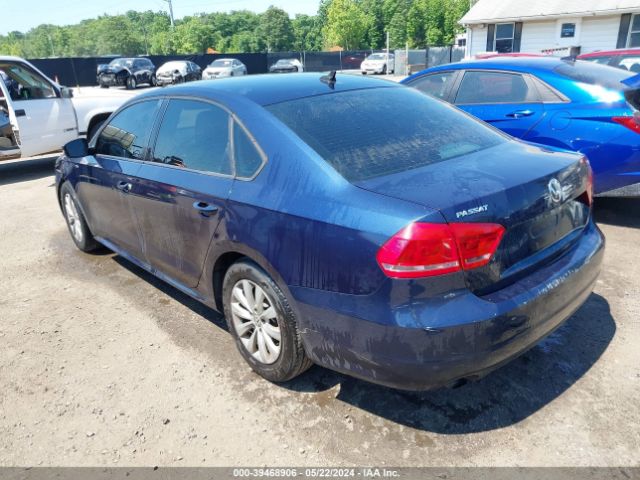 1VWAT7A39FC049330 Volkswagen Passat 1.8t Wolfsburg Edition