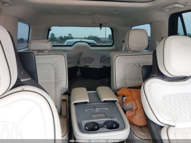 5LMJJ2TTXKEL01005 Lincoln Navigator Black Label