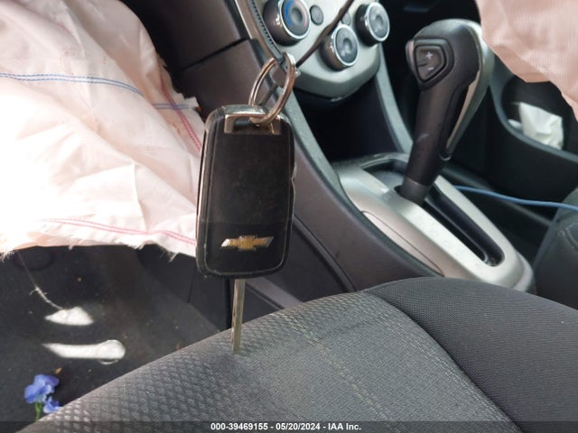 Chevrolet Sonic Lt Auto 2015 1G1JC6SH6F4100342 Image 11