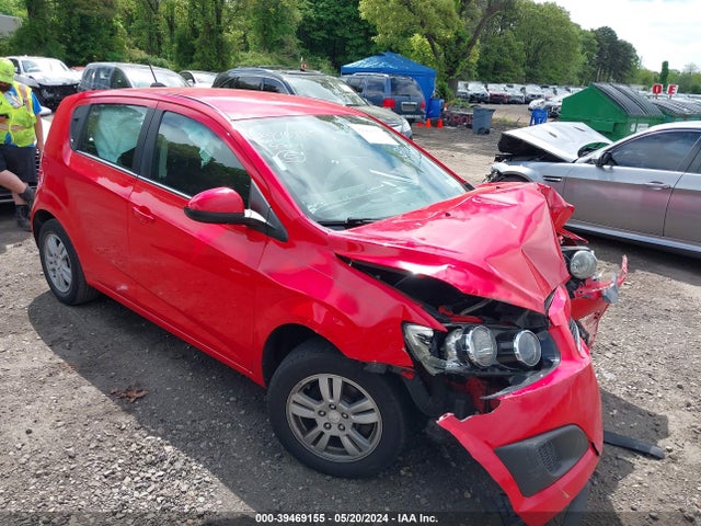 Chevrolet Sonic Lt Auto 2015 1G1JC6SH6F4100342 Image 13