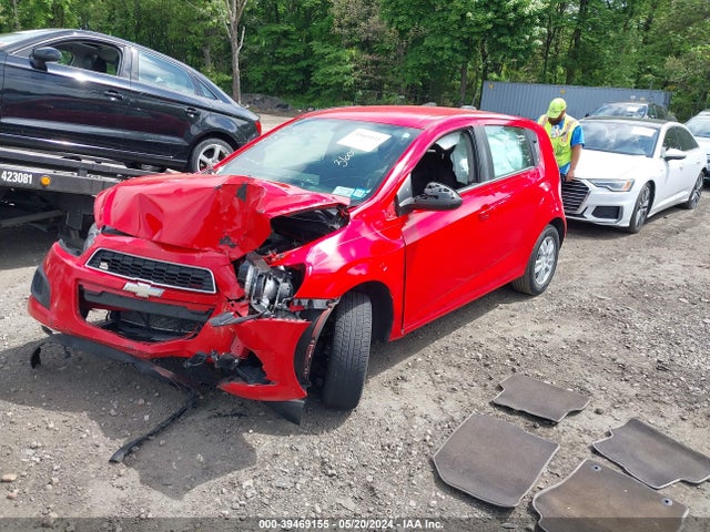 Chevrolet Sonic Lt Auto 2015 1G1JC6SH6F4100342 Image 2