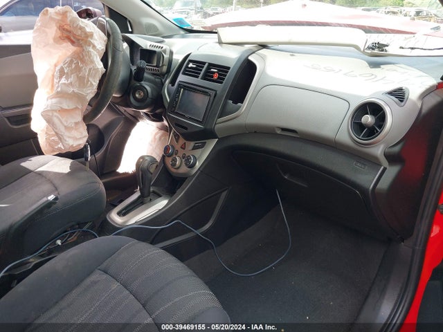Chevrolet Sonic Lt Auto 2015 1G1JC6SH6F4100342 Image 5