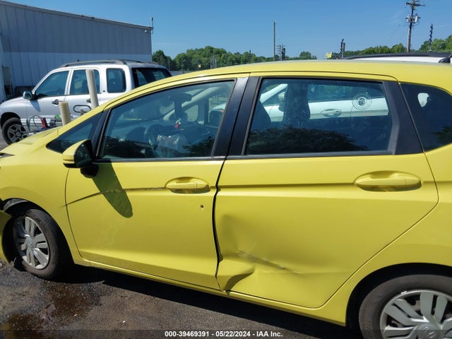 Honda FIT LX 2015 3HGGK5H52FM744647 Image 14