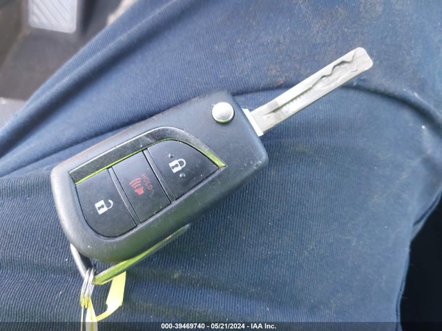 Toyota C-HR LE 2020 NMTKHMBX7LR111924 Image 11