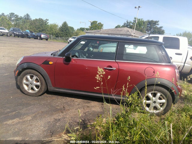 2007 MINI COOPER WMWMF33517TT53782 Photo 2