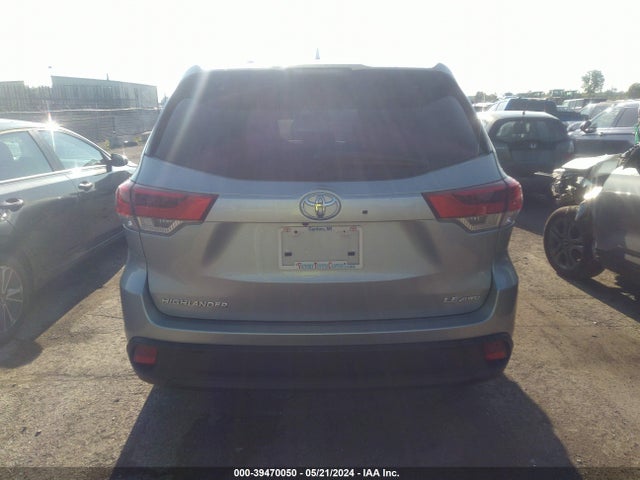 Toyota Highlander Le Plus 2019 5TDBZRFH6KS727692 Image 16