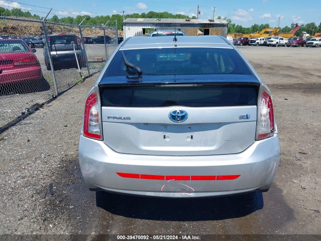 Toyota Prius Two 2015 JTDKN3DU5F0434822 Image 16