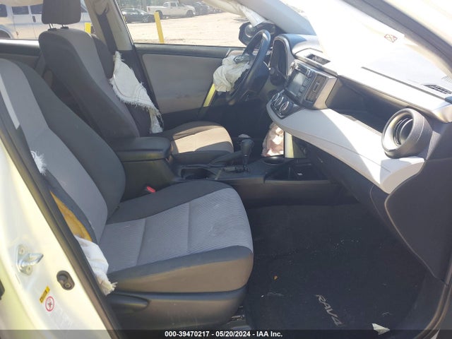 Toyota RAV4 LE 2015 JTMZFREV3FJ051199 Image 5