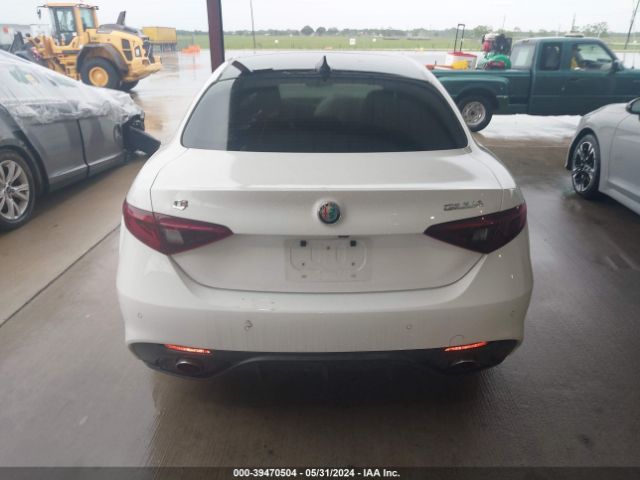 ZARFAECN5J7572773 Alfa Romeo Giulia Ti Sport Rwd