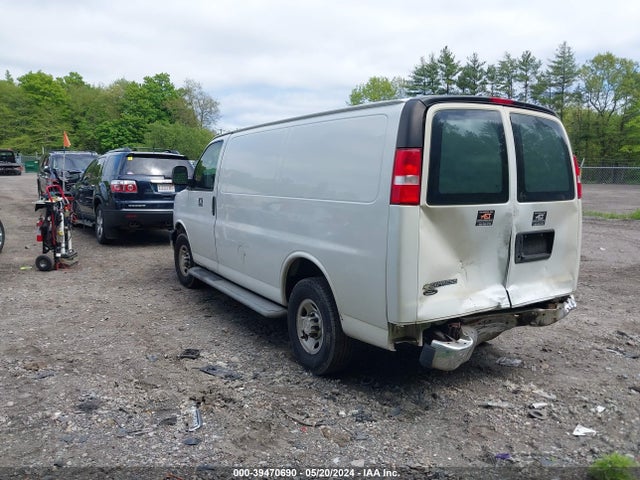 Chevrolet Express 2500 Work Van 2019 1GCWGAFG1K1209888 Image 3