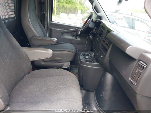 Chevrolet Express 2500 Work Van 2019 1GCWGAFG1K1209888 Image 5