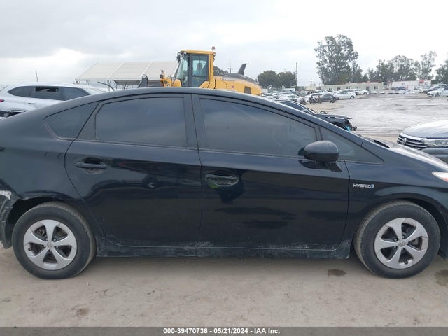 Toyota Prius Three 2015 JTDKN3DU9F1902559 Image 13