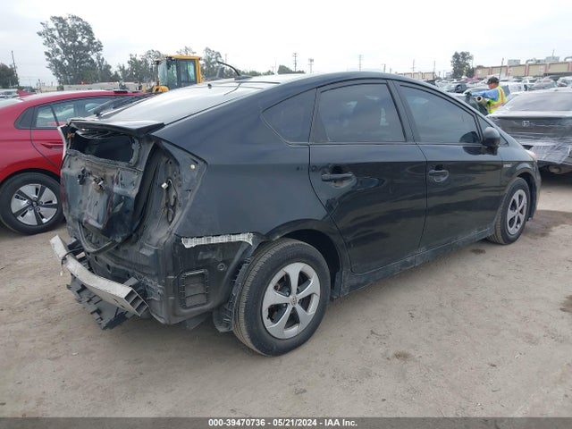 Toyota Prius Three 2015 JTDKN3DU9F1902559 Image 4
