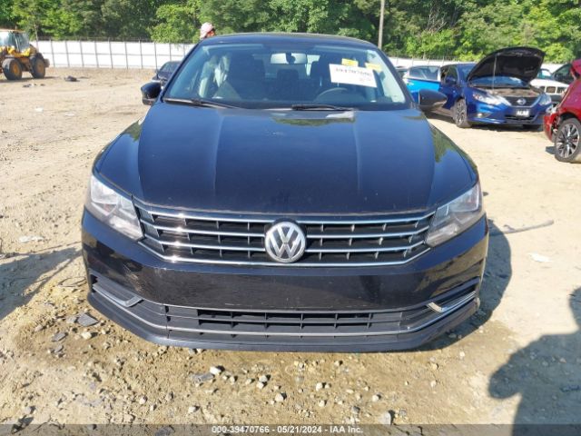 1VWAT7A3XHC047833 Volkswagen Passat 1.8t S