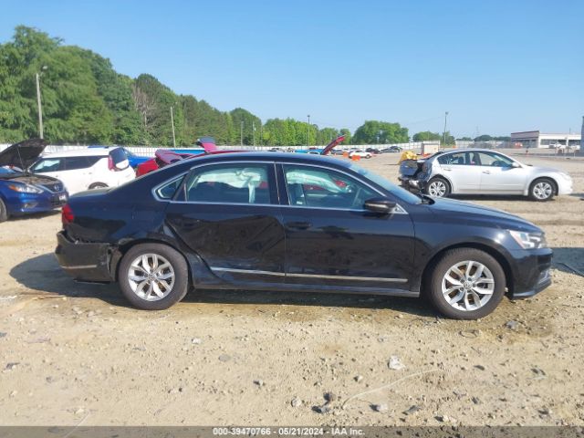 1VWAT7A3XHC047833 Volkswagen Passat 1.8t S