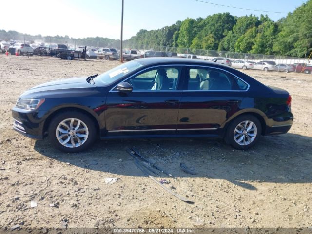 1VWAT7A3XHC047833 Volkswagen Passat 1.8t S