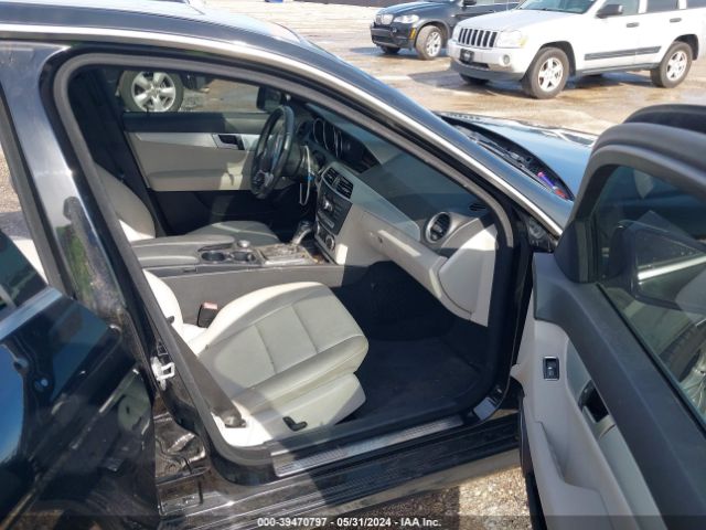 WDDGF4HB9EA933140 Mercedes-Benz C 250 Luxury/sport