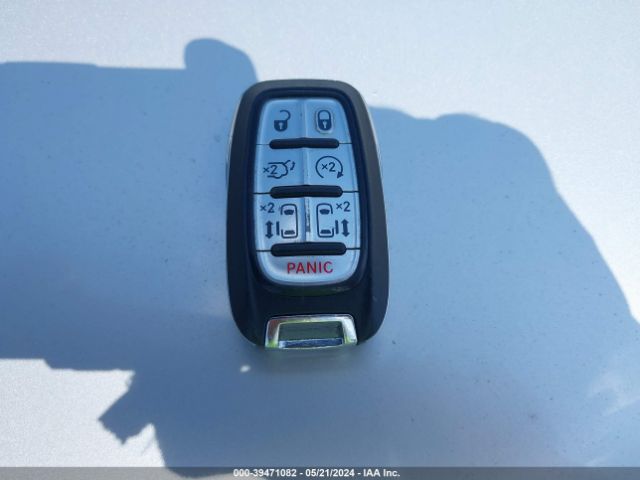 2C4RC1BG2HR660492 Chrysler Pacifica Touring-l