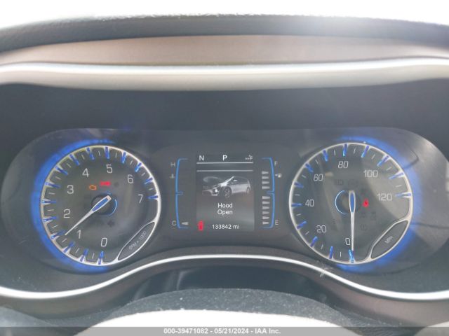 2C4RC1BG2HR660492 Chrysler Pacifica Touring-l