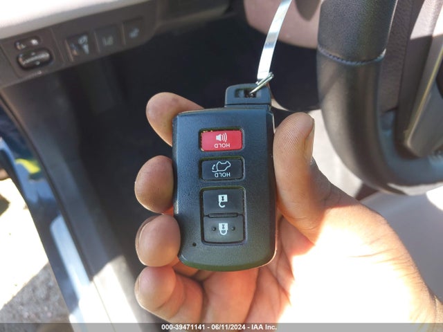 2T3DFREV7HW691592 Toyota Rav4 Platinum