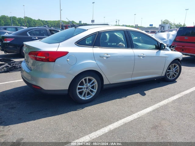 Ford FOCUS SE 2016 1FADP3F2XGL271931 Image 4