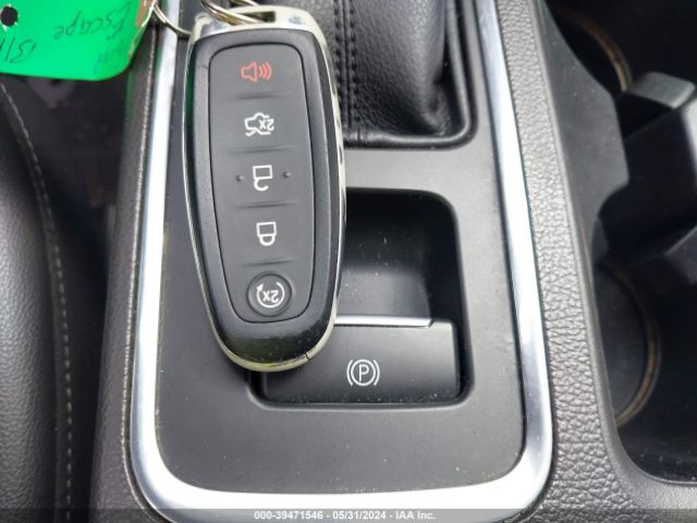 1FMCU0J92HUA57945 Ford Escape Titanium