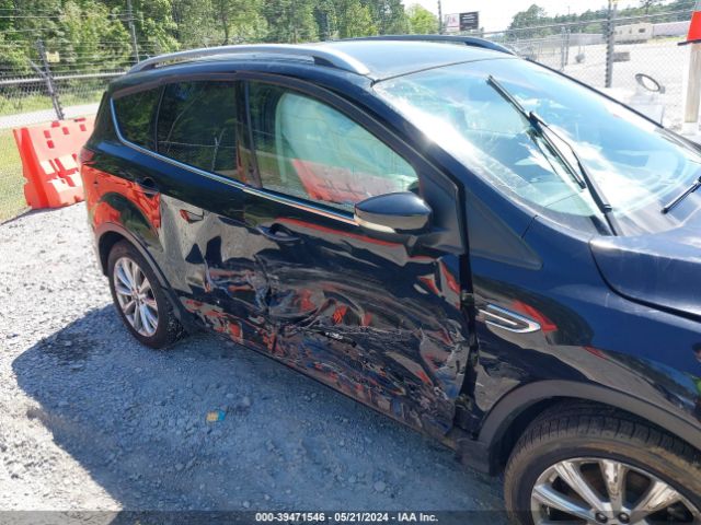 1FMCU0J92HUA57945 Ford Escape Titanium